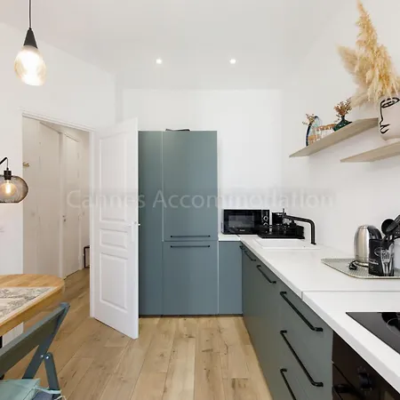 Apartment August